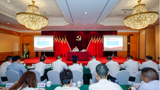 尊龙凯时集团任丁书记带头讲授“不忘初心、牢记使命”主题教育专题党课